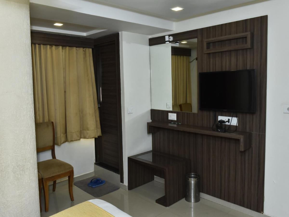 Hotel Dreamland วาโดดารา ภายนอก รูปภาพ